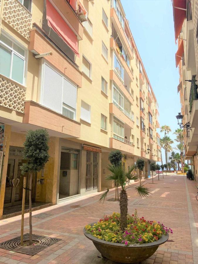 Victoria Home & Parking 埃斯特波纳 外观 照片