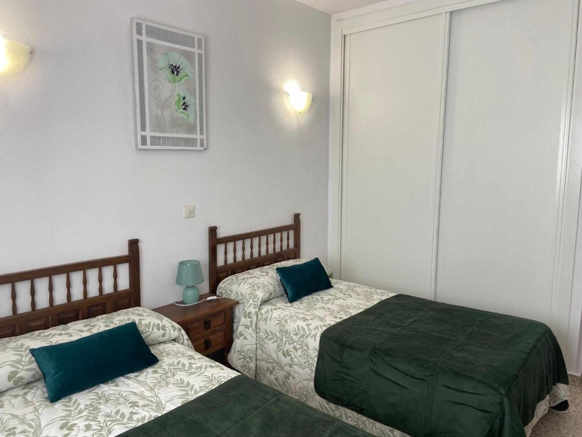 Victoria Home & Parking 埃斯特波纳 外观 照片