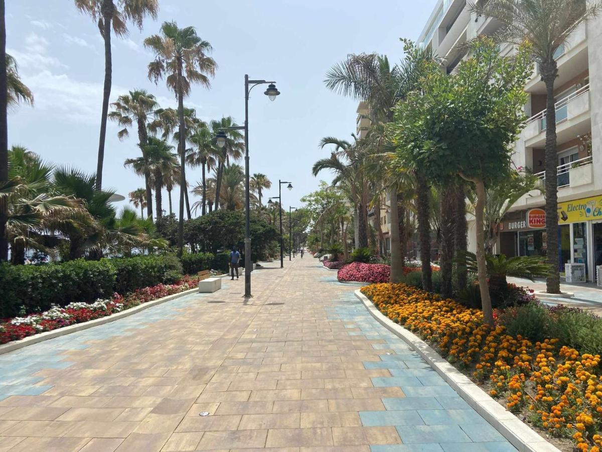 Victoria Home & Parking 埃斯特波纳 外观 照片